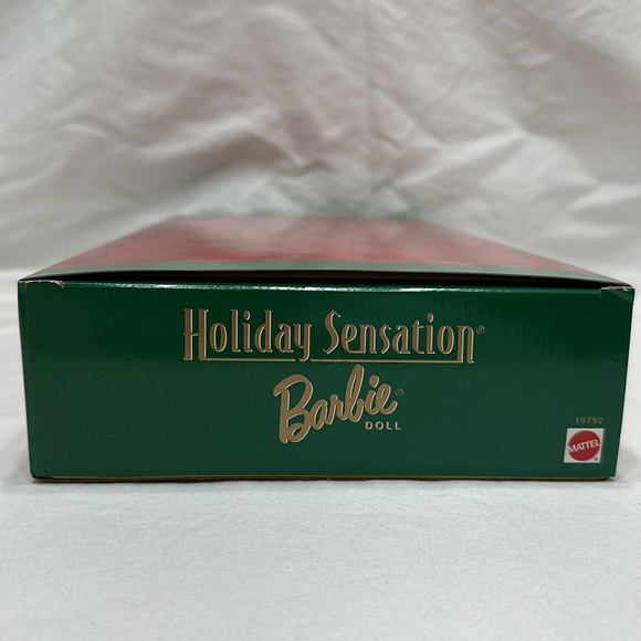 Holiday Sensation Barbie - Picture 7 of 9